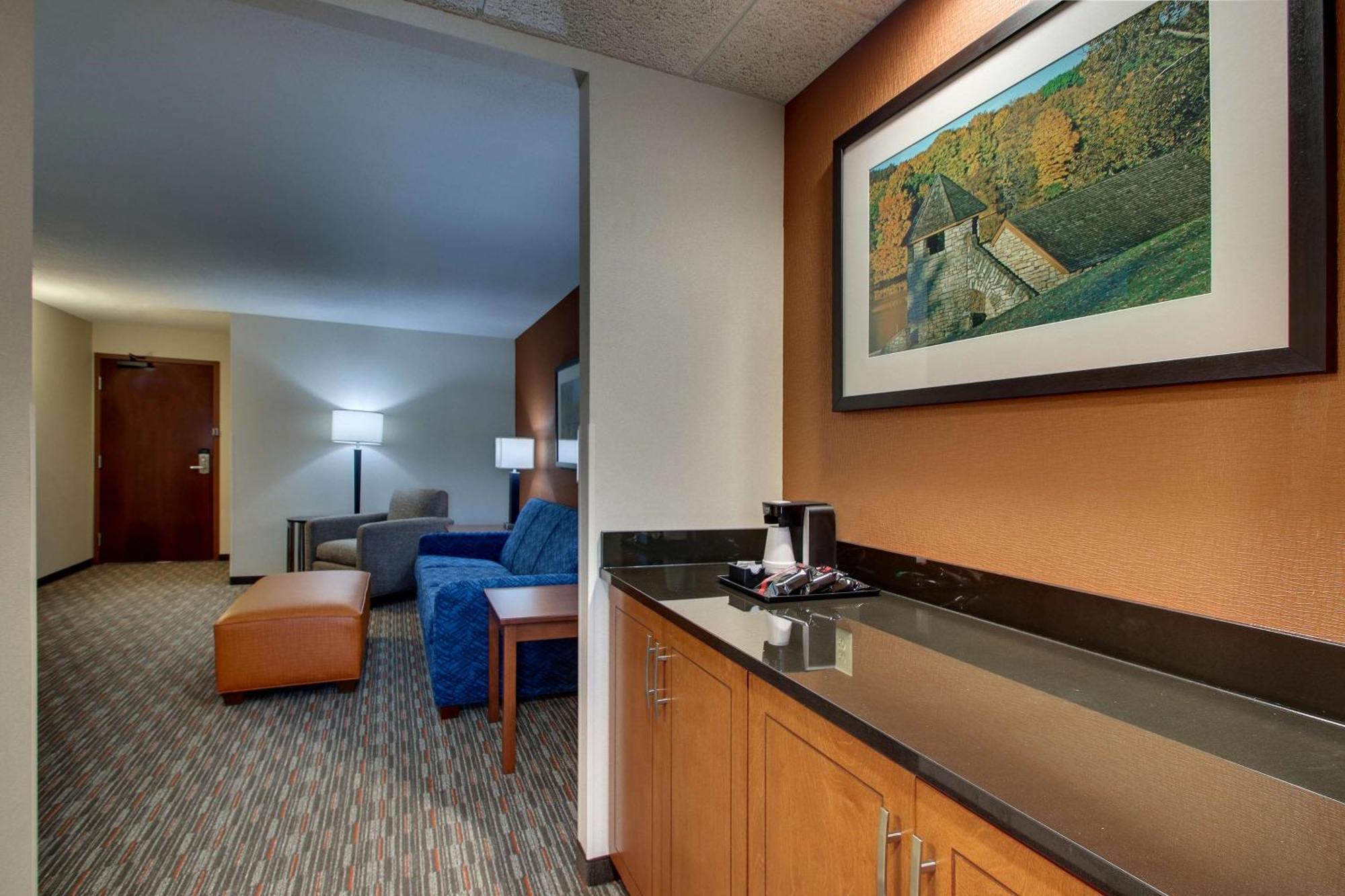 Drury Inn & Suites Iowa City Coralville Exterior foto
