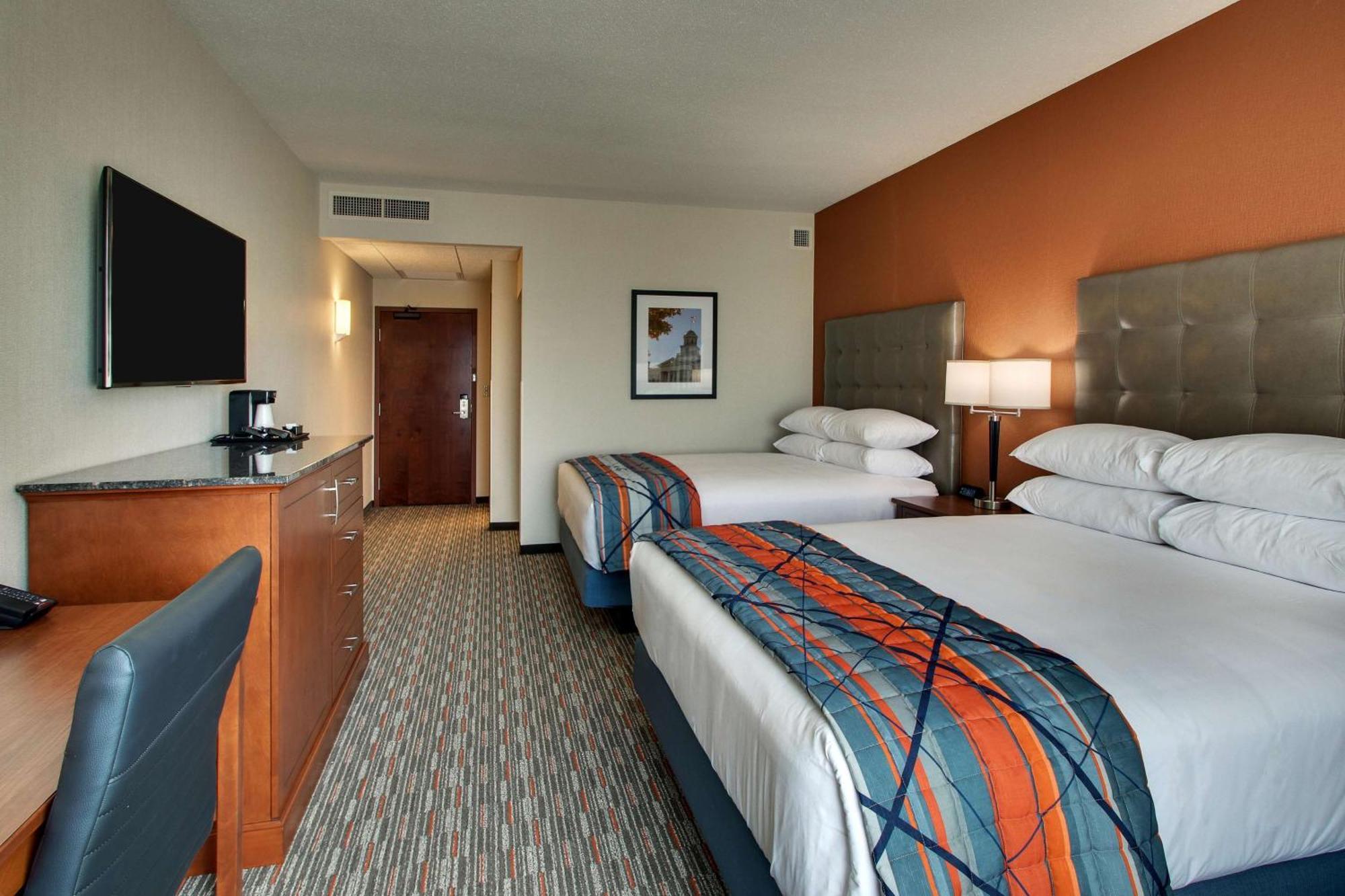 Drury Inn & Suites Iowa City Coralville Exterior foto
