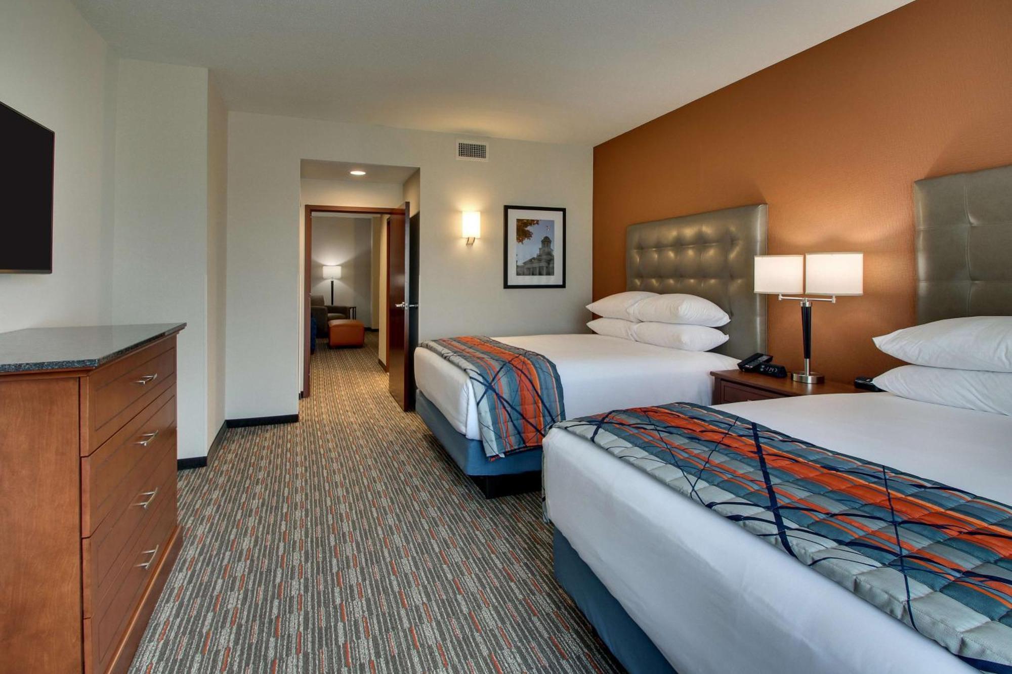 Drury Inn & Suites Iowa City Coralville Exterior foto
