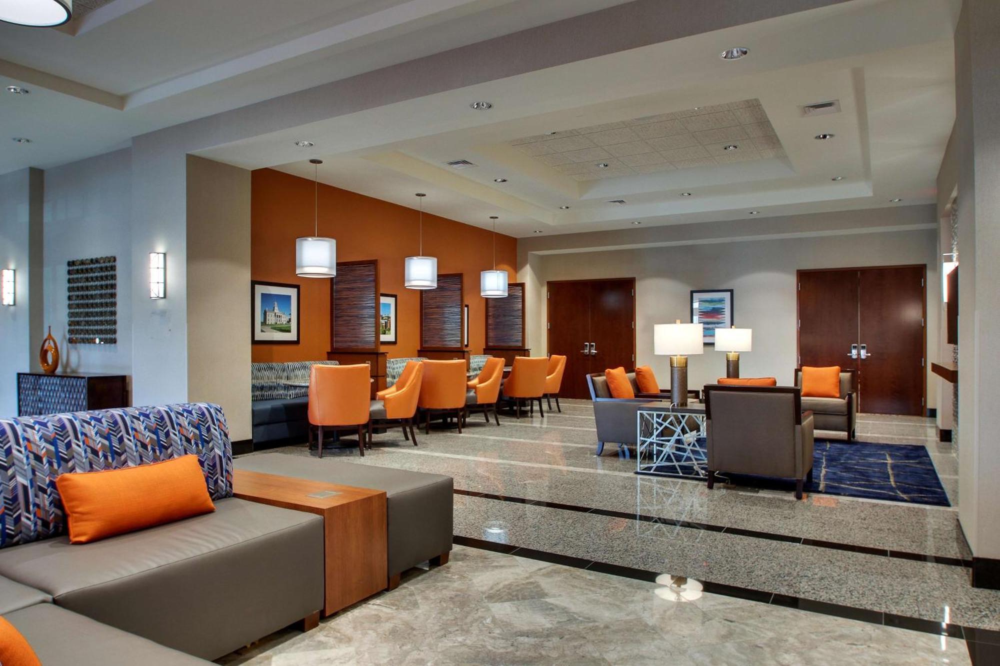 Drury Inn & Suites Iowa City Coralville Exterior foto